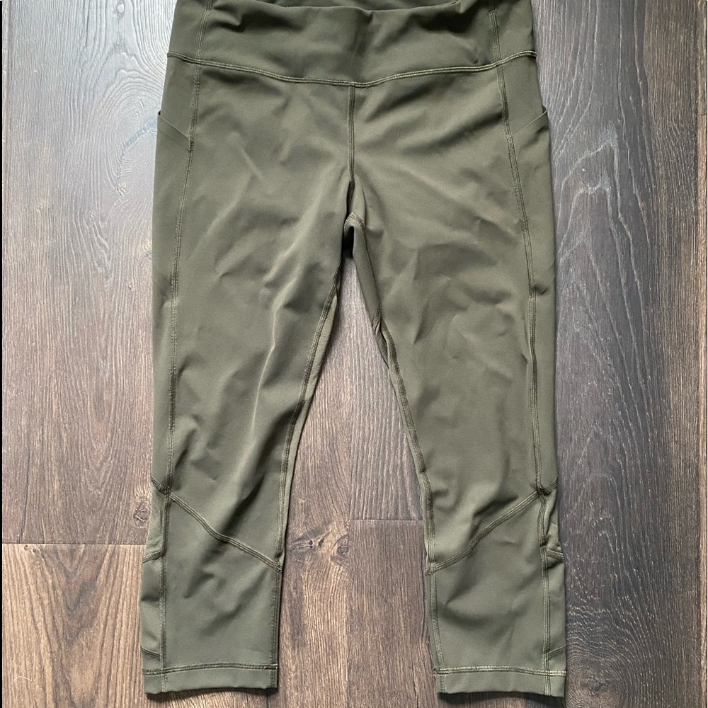 Lululemon Pace Rival Crop *Full-On Luxtreme 22"
Dark Olive
